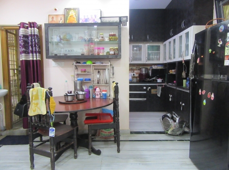 4) Li id : 144 - Kitchen.JPG